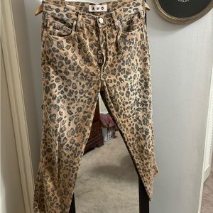 AMO cheetah jeans size 26. Good condition!!